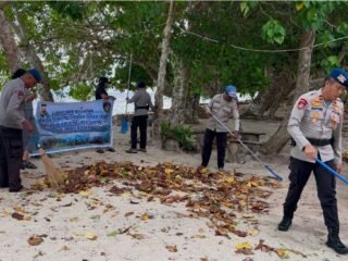 Satpolairud Polres Sarmi Laksanakan Sambang Nusa Presisi dan Program ASRI di Pulau Terluar Liki