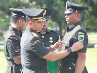 Danrindam XVIII/Kasuari Tutup Pendidikan Diktukba TNI AD Gel II TA 2026, 153 Prajurit Resmi Sandang Pangkat Sersan Dua
