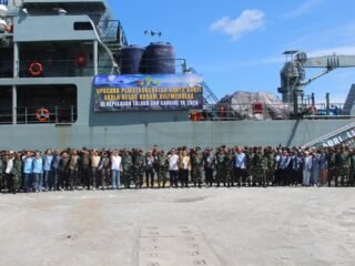 Dandim 1310/Bitung sebagai Danup Pada Upacara Pemberangkatan Karya Bakti Skala Besar Kodam XIII/Merdeka TA 2026 ke Kepulauan Talaud dan Sangihe